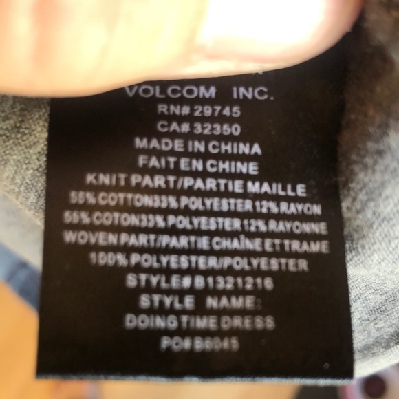 Volcom dress with attached Hi low shirt - Picture 5 of 7